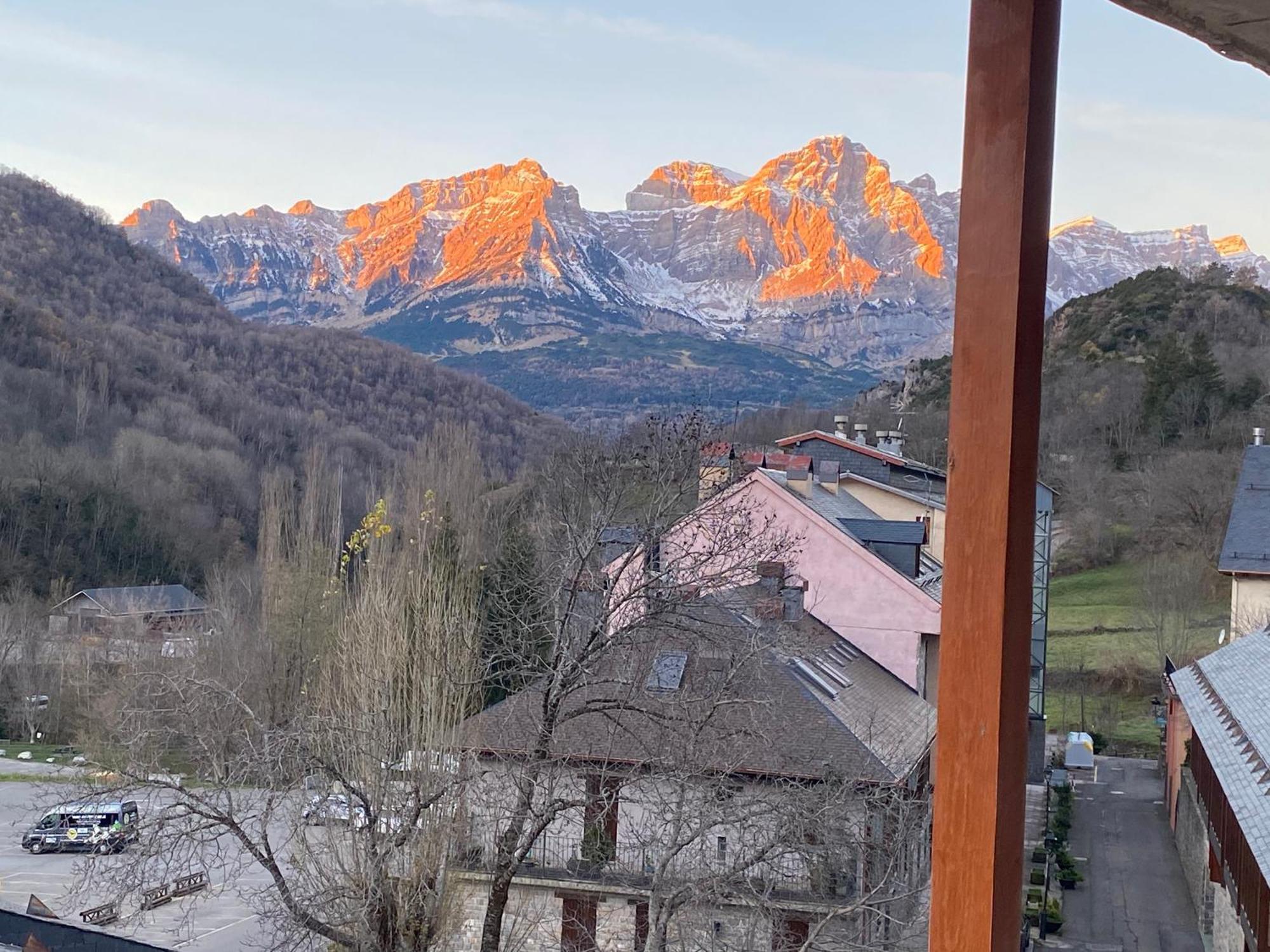 Casa Orval Leilighet Panticosa Eksteriør bilde